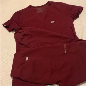 Figs marron scrub set